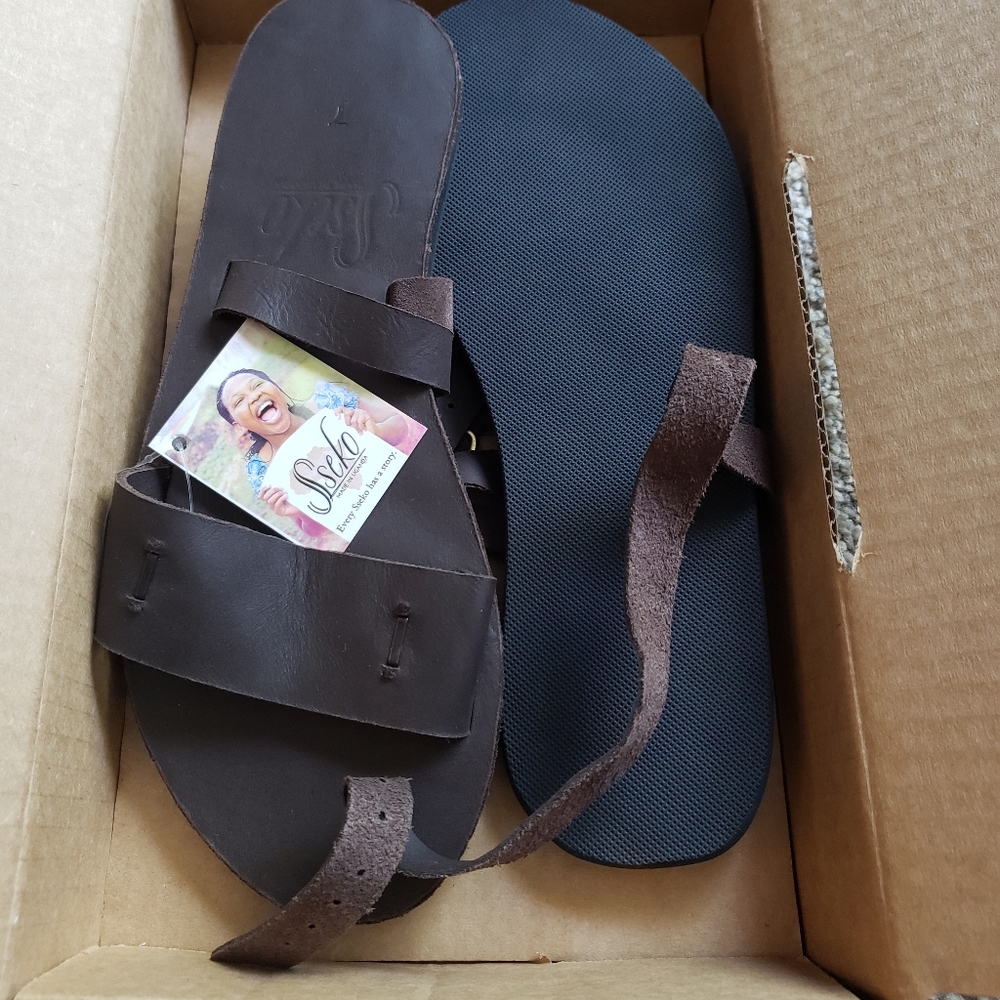 Rue sandal